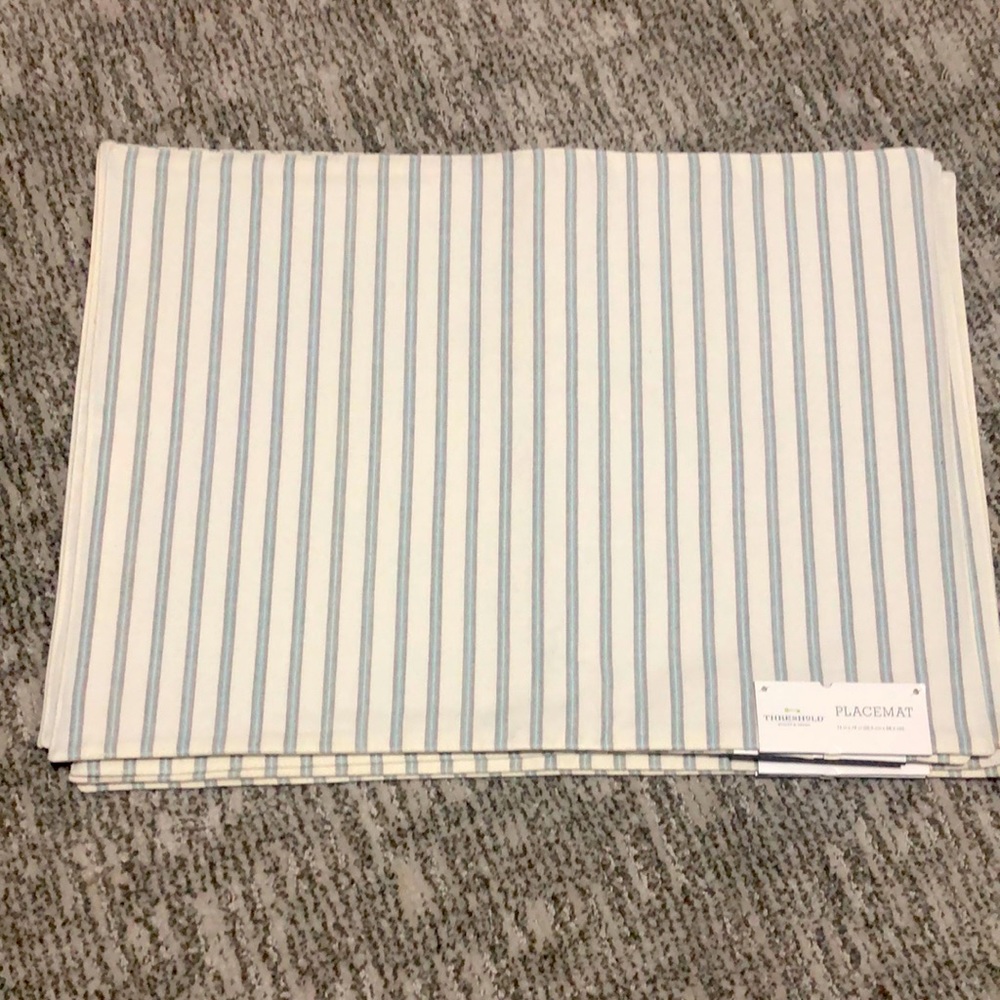 NWT Threshold placemats - 6